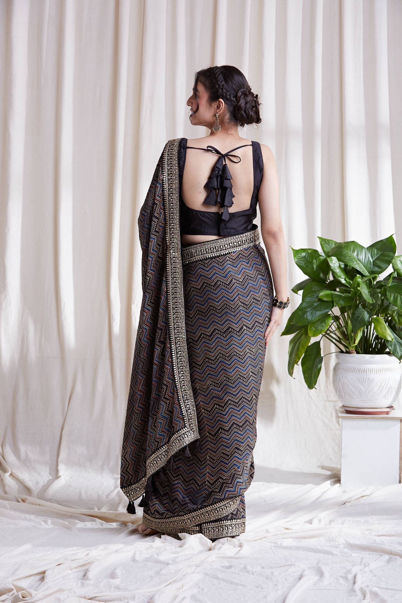 Hasttvam Azha Modal Ajrakh Saree